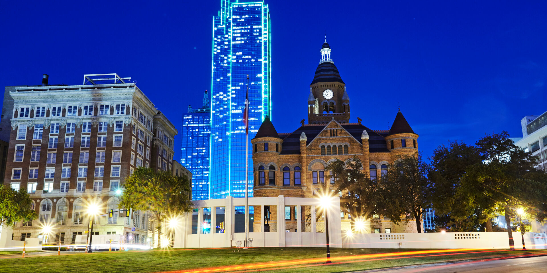 Dallas, Courthouse and Bank of America Plaza